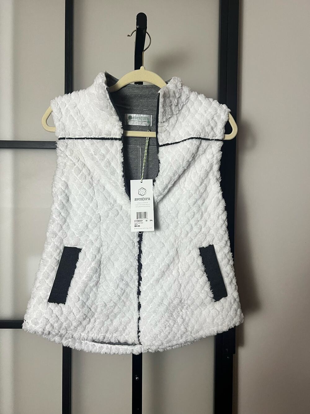 NWT Aventura Women's First Frost Vest Size Small
